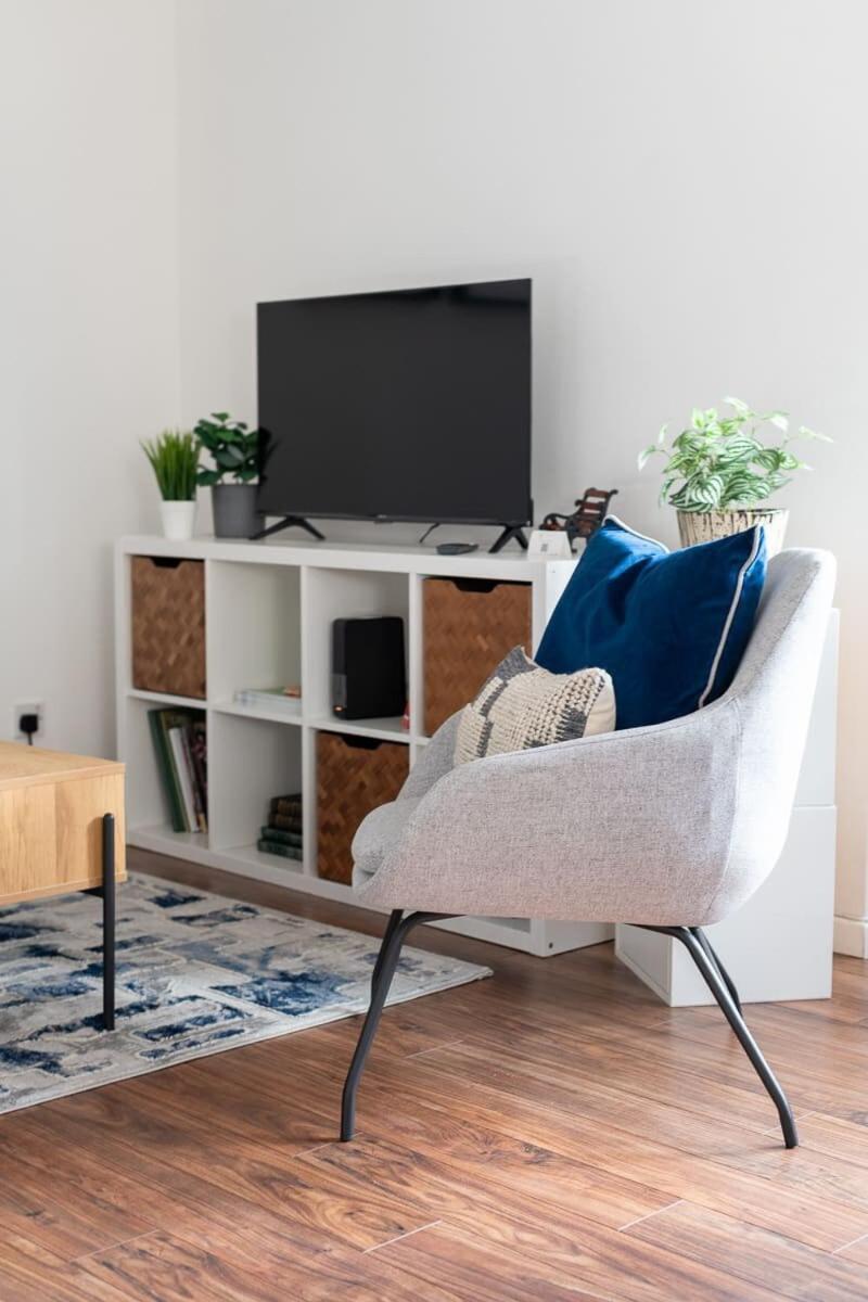 City Center,2 Bedroom Apartment With Parking Cambridge  Ngoại thất bức ảnh