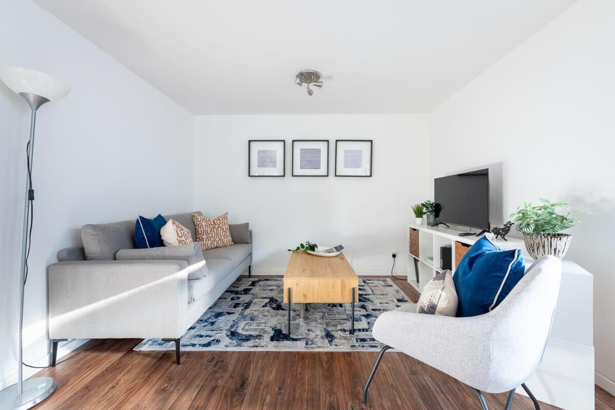 City Center,2 Bedroom Apartment With Parking Cambridge  Ngoại thất bức ảnh
