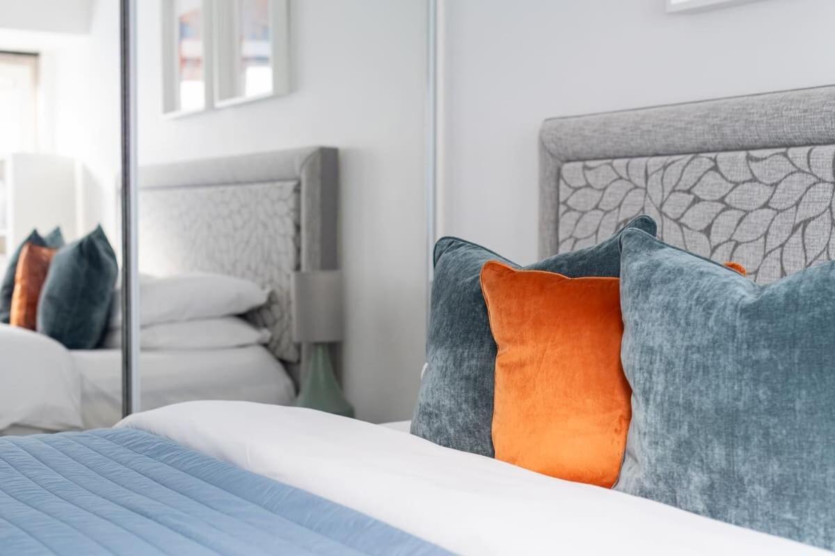 City Center,2 Bedroom Apartment With Parking Cambridge  Ngoại thất bức ảnh