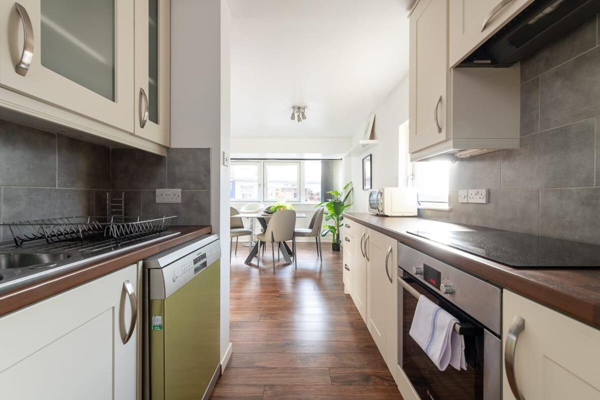 City Center,2 Bedroom Apartment With Parking Cambridge  Ngoại thất bức ảnh